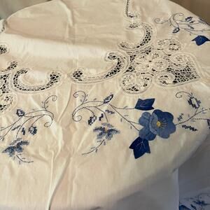Vtg battenburg lace blue floral applique tablecloth linens 134x84 wedding party